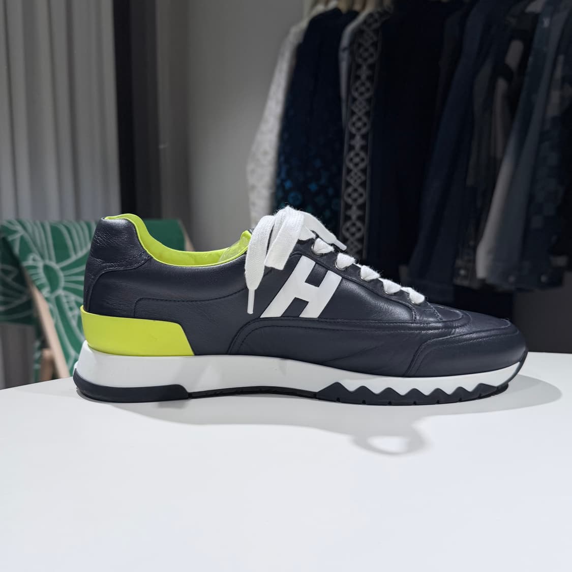 42 / 에르메스 H로고 트레일 블랙 네오그린 스니커즈 상품이미지5