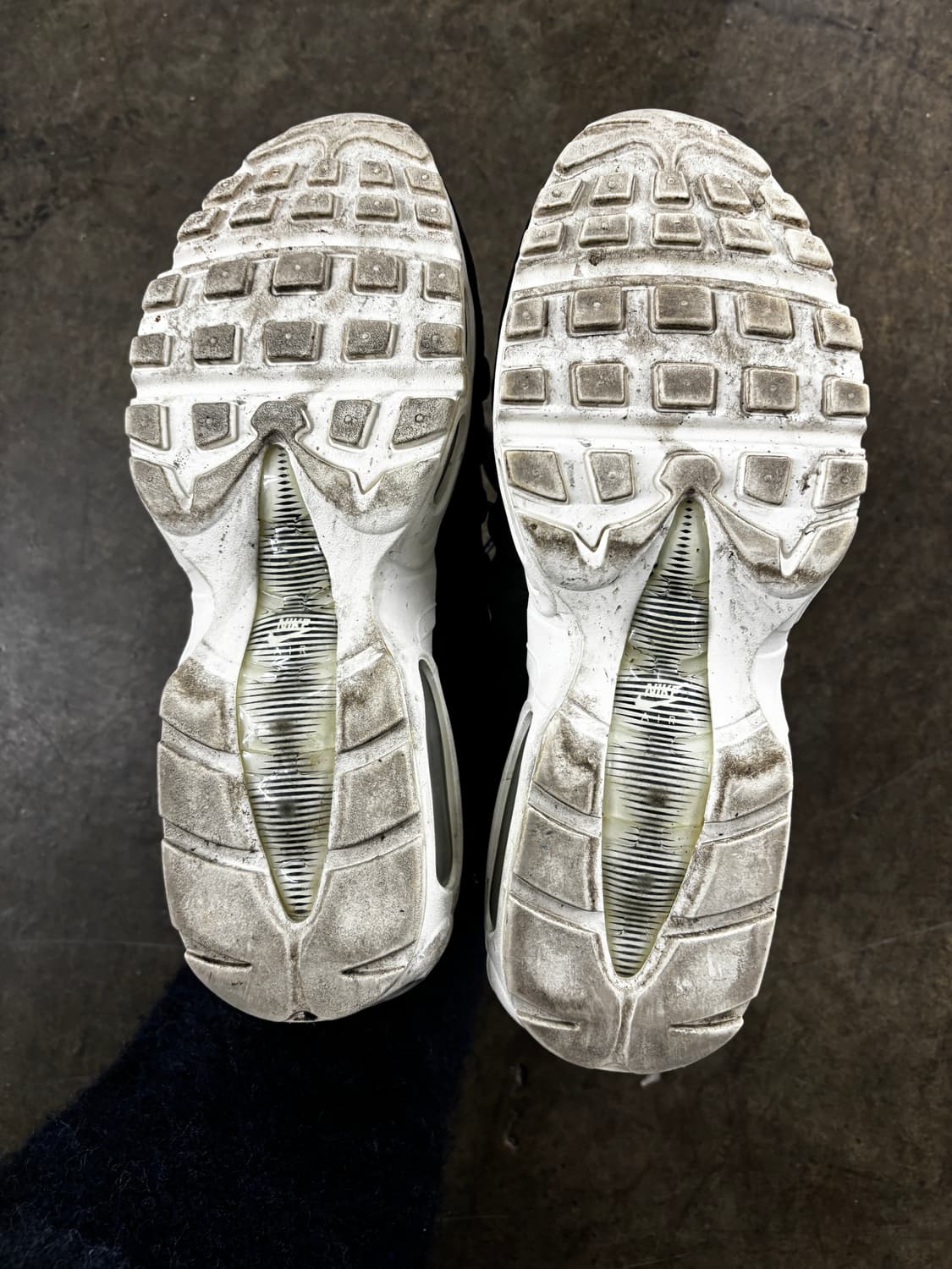 나이키 에어맥스 95 TT 풀팁 블랙 스니커즈 265 상품이미지6