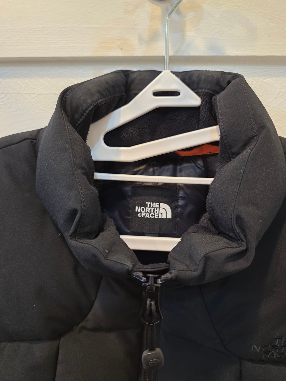 노스페이스 검정 패딩 조끼 상품이미지1