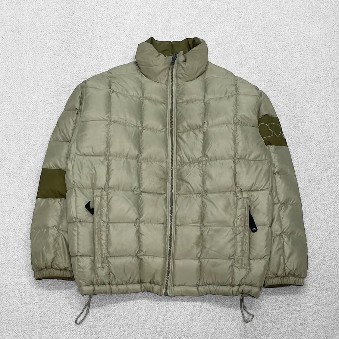 나이키 acg 리버시블 다운 패딩 베이지 상품이미지1