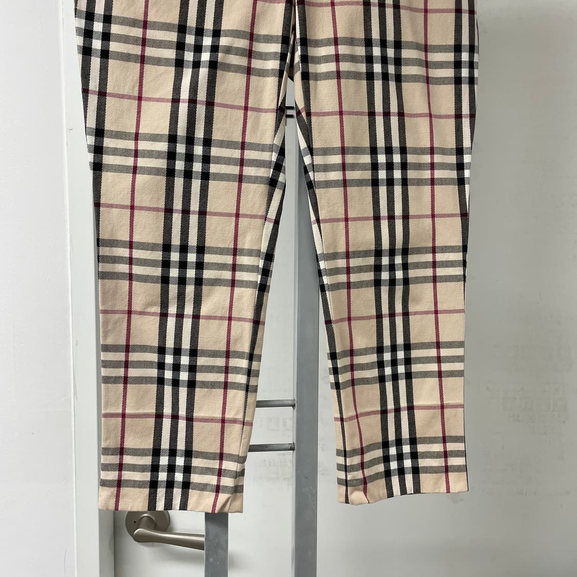 버버리 노바 체크 팬츠 베이지 38(W) 상품이미지3