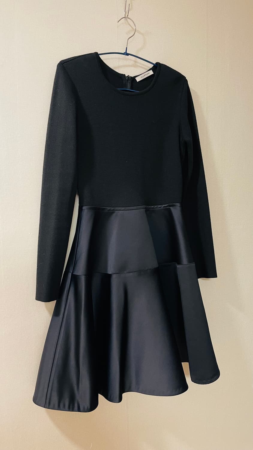 새상품) 질스튜어트 새틴 플레어 니트 블랙 원피스 55 연말룩 하객룩 상품이미지4