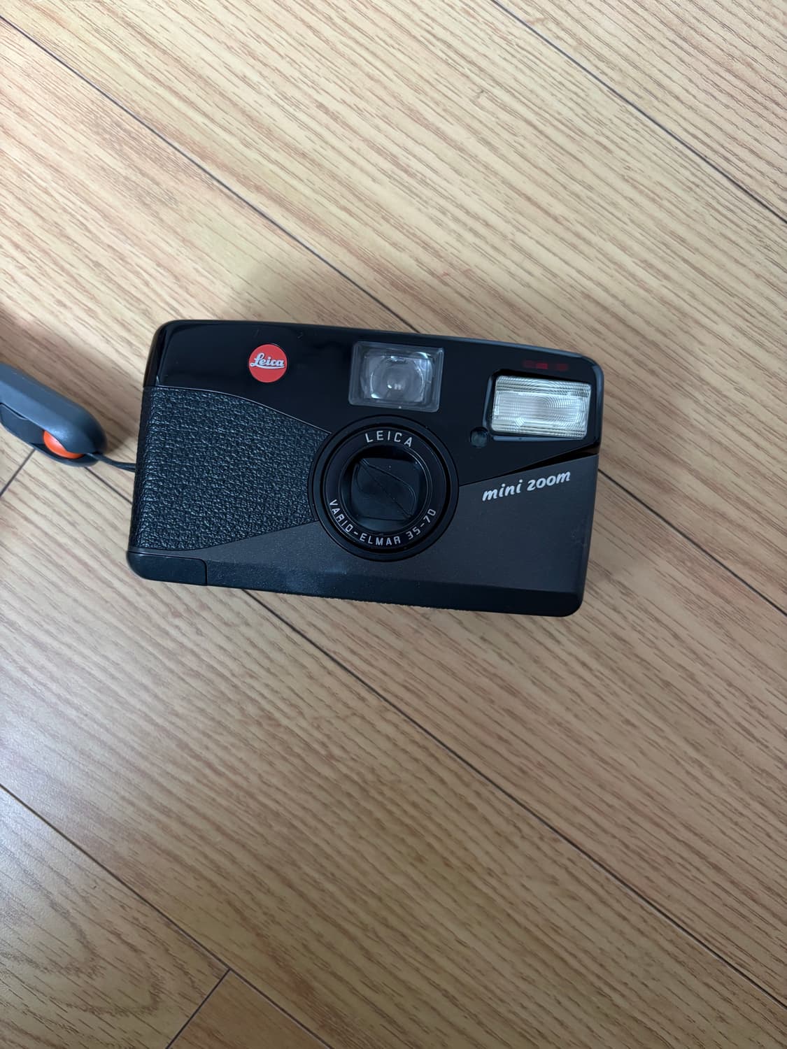 라이카 미니줌 필름 카메라 블랙 상품이미지1