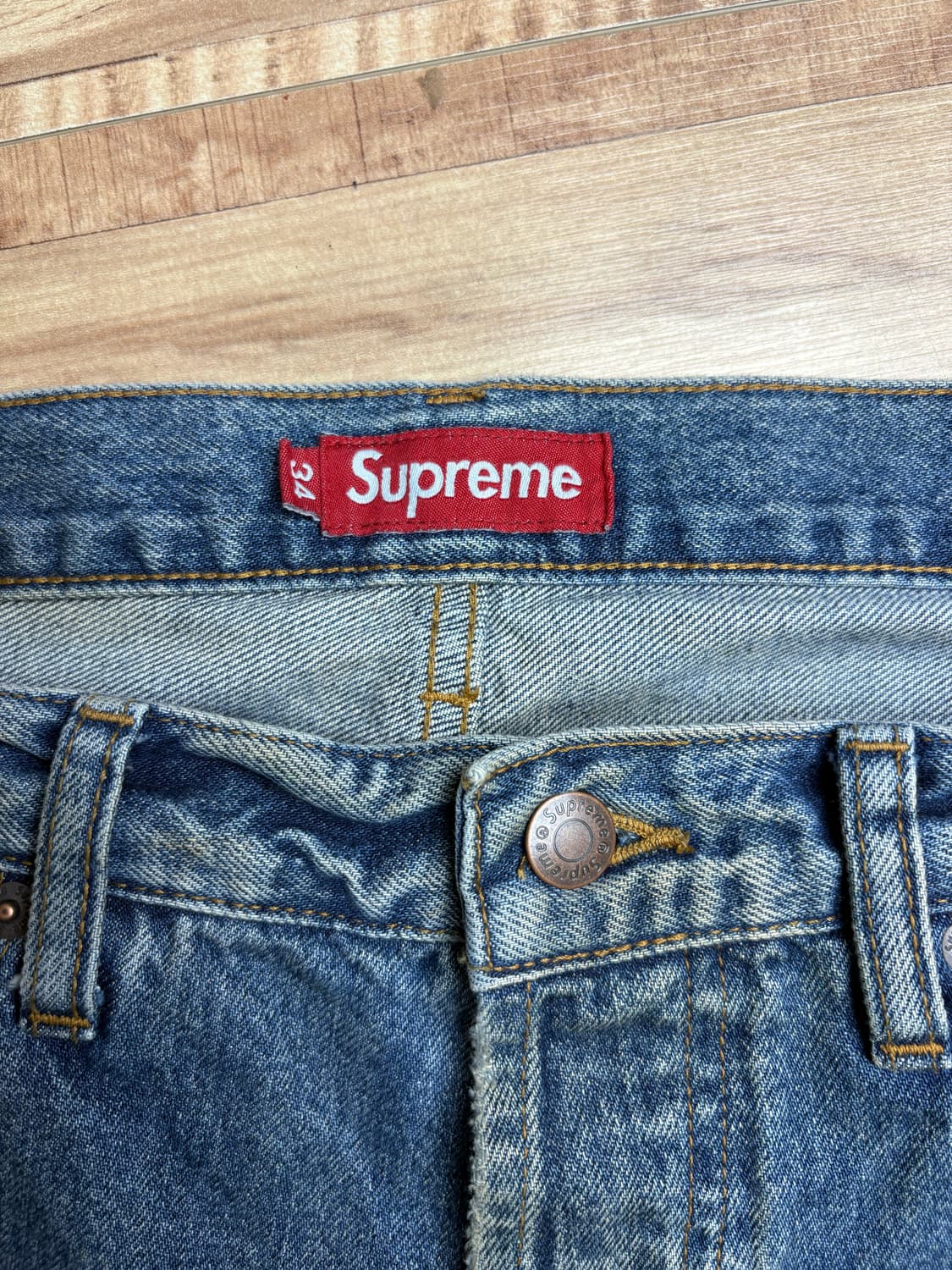 슈프림 디스트레스드 루즈핏 셀비지 워시드 진 34 상품이미지2