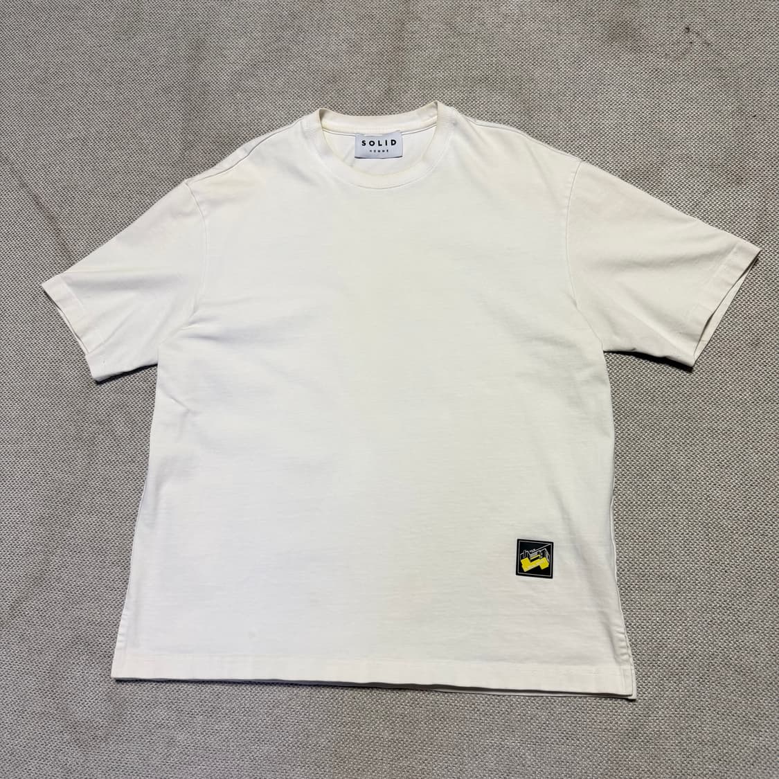 솔리드옴므 백 프린팅 반팔 라운드 티셔츠 상품이미지1