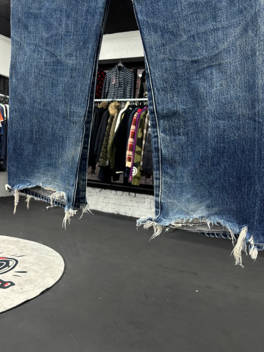 리바이스 702 신치백 버튼플라이 데님팬츠 상품이미지9