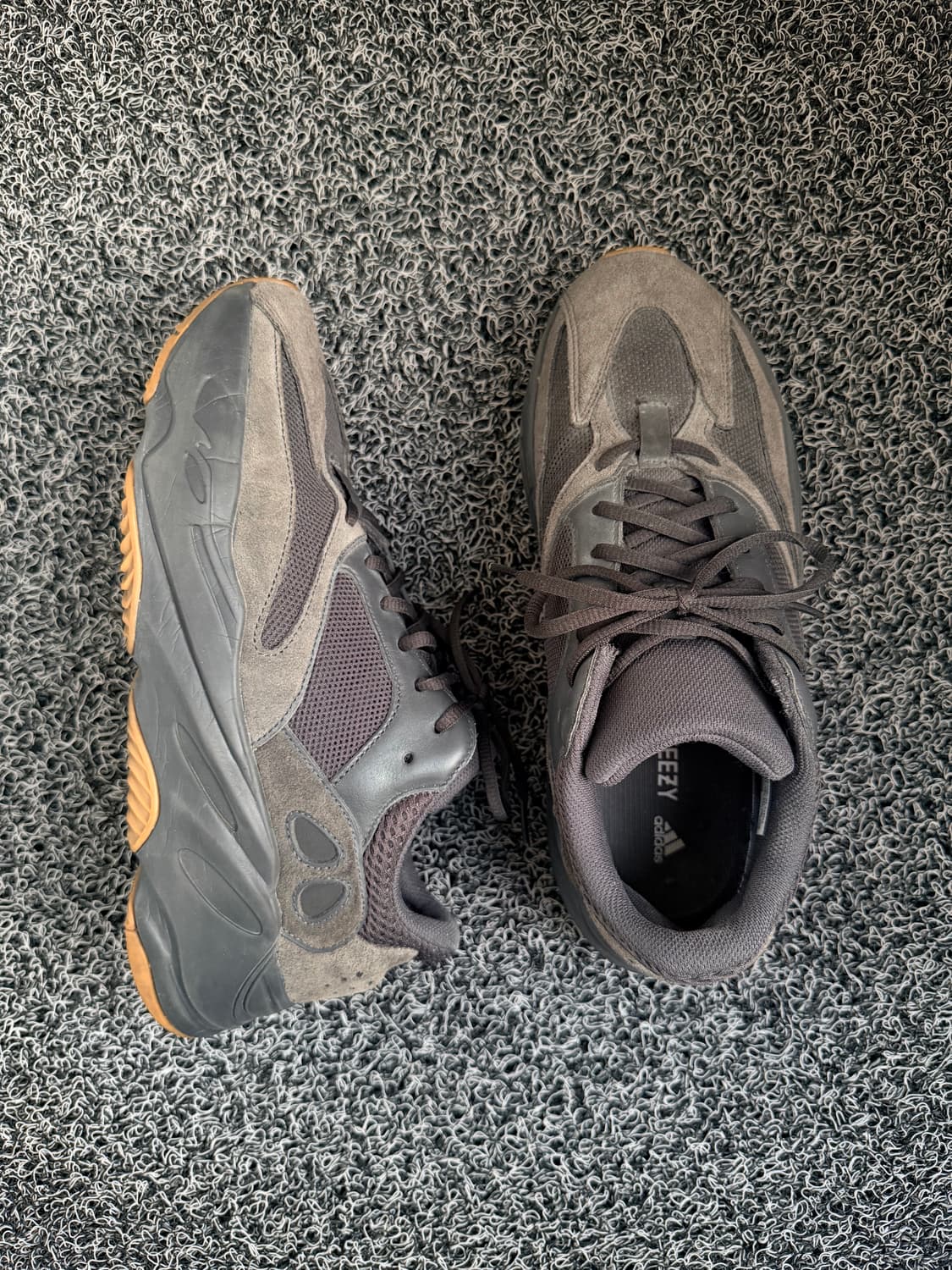 아디다스 이지 부스트 700 V2 테프라 상품이미지2