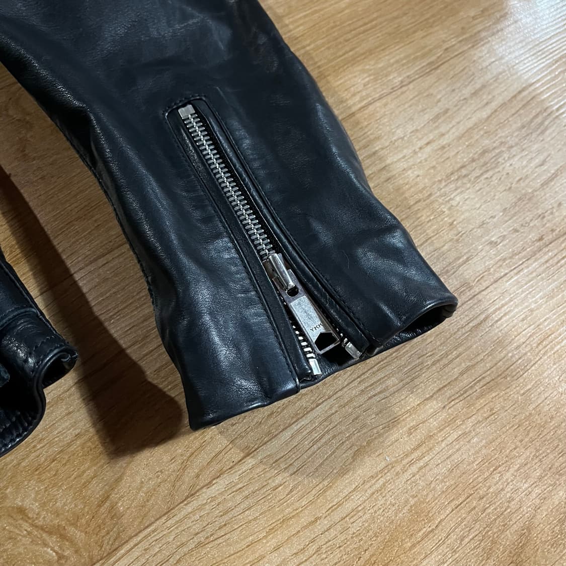 [100] 산드로 카프스킨 레더자켓 상품이미지5