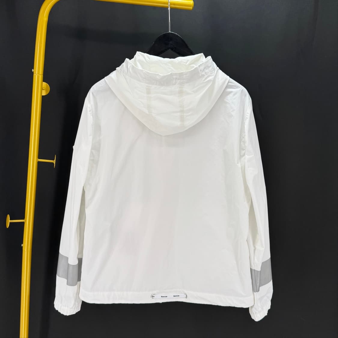 [2사이즈] 몽클레어 빅로고 바람막이 후드 자켓 화이트 상품이미지3