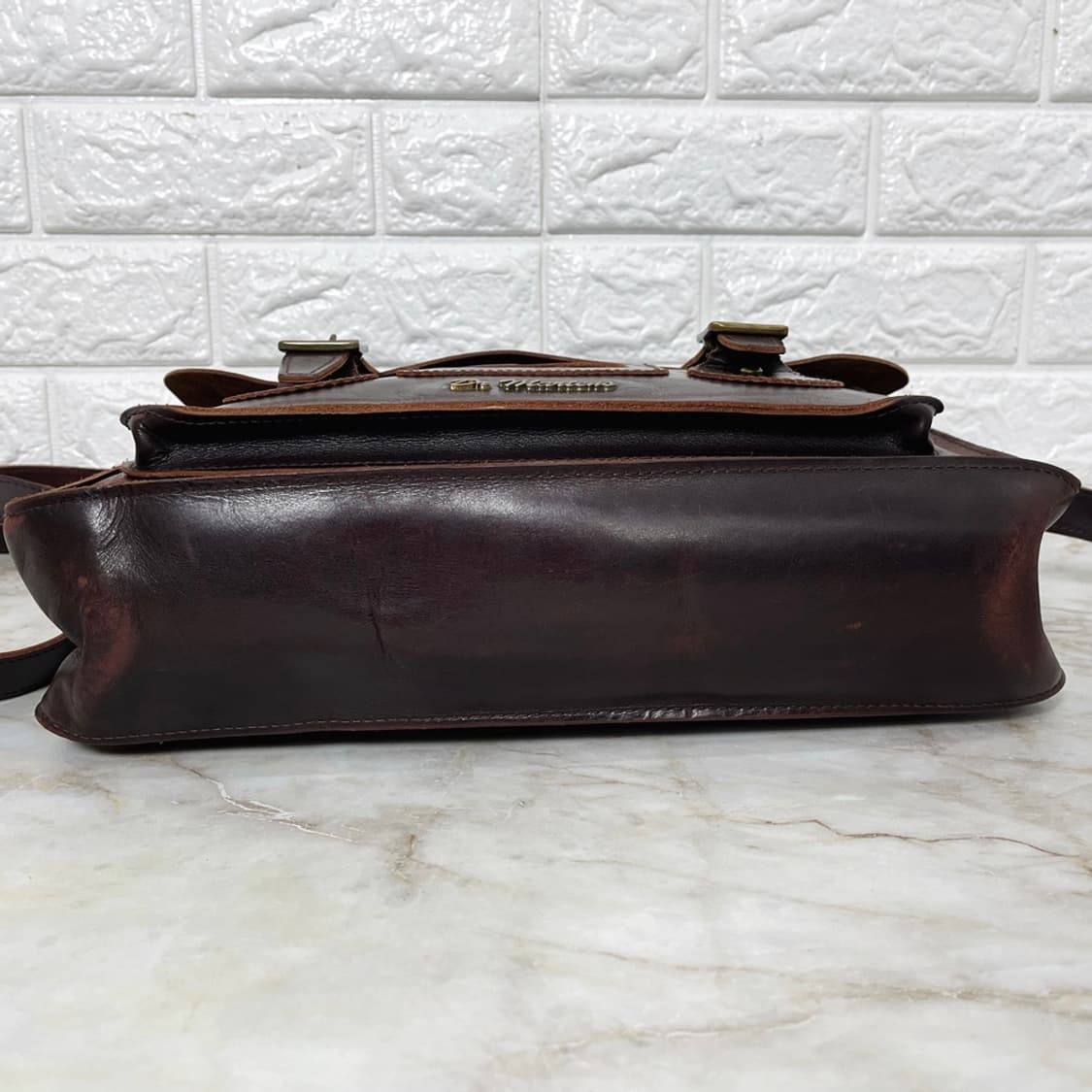 닥터마틴 15인치 가죽 사첼백 상품이미지4