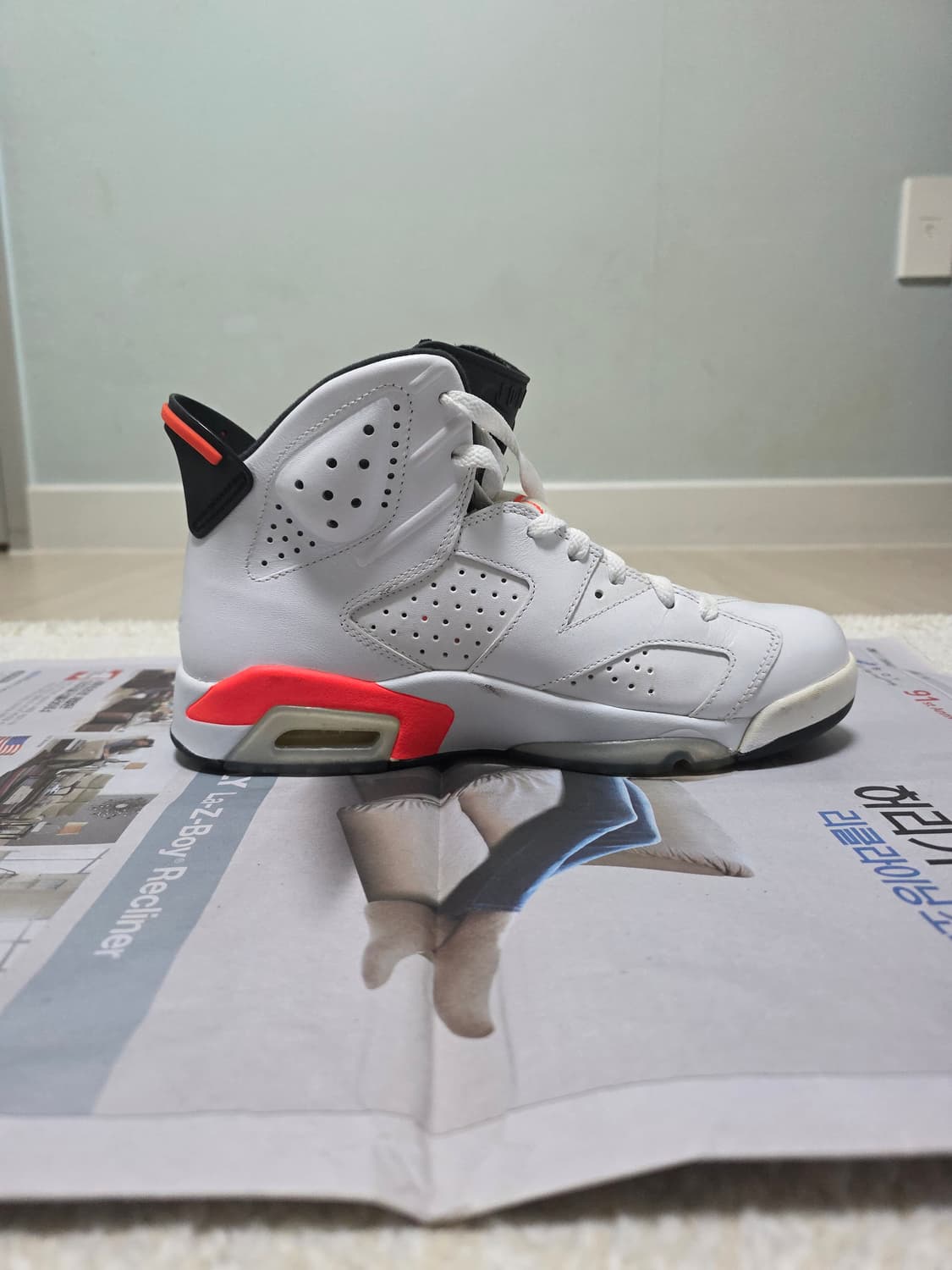 조던6 레트로 인프라레드 260mm 판매합니다. 상품이미지8