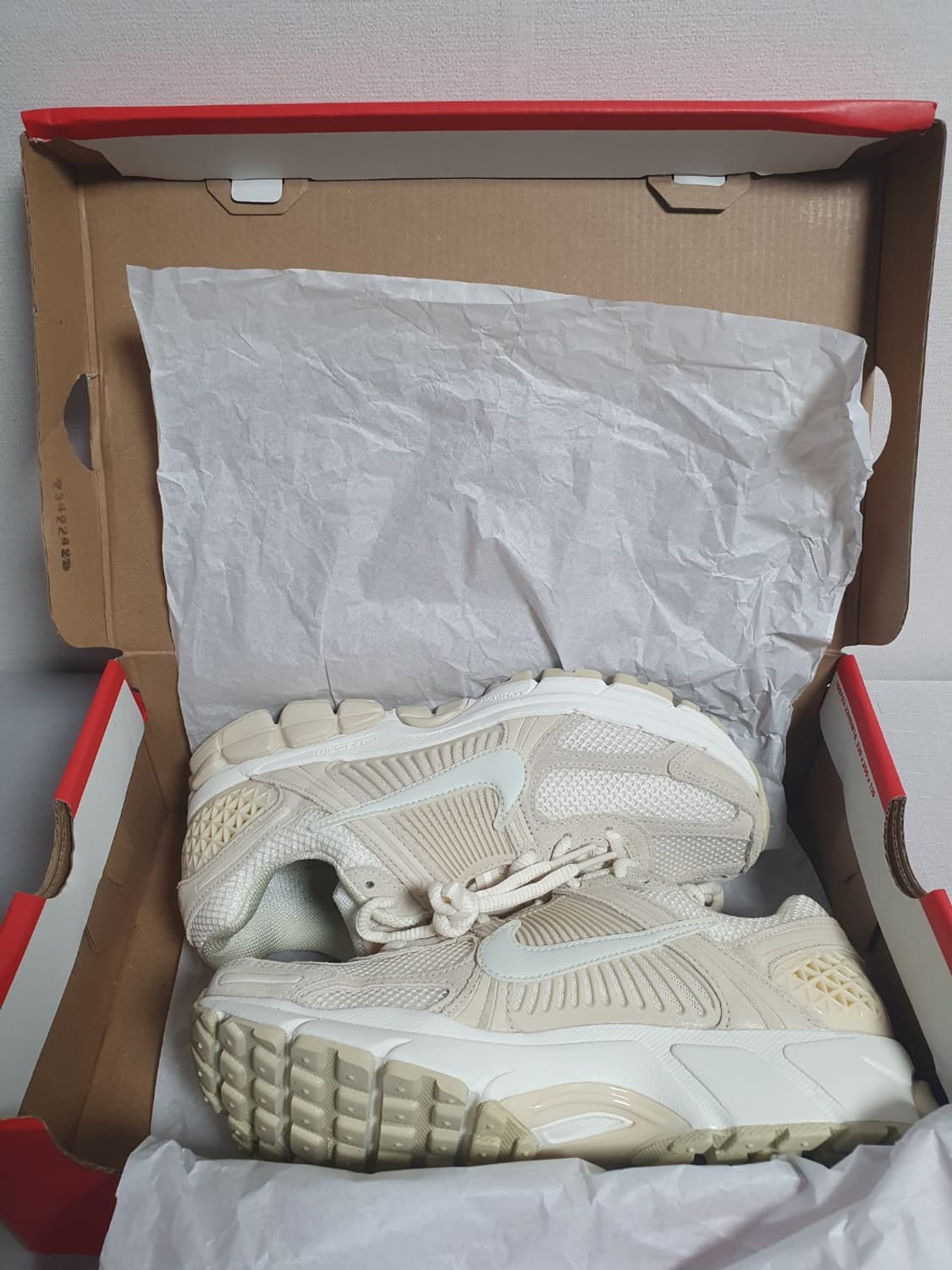 미사용 새상품 245mm 나이키 운동화 줌 보메로5 러닝화 상품이미지2