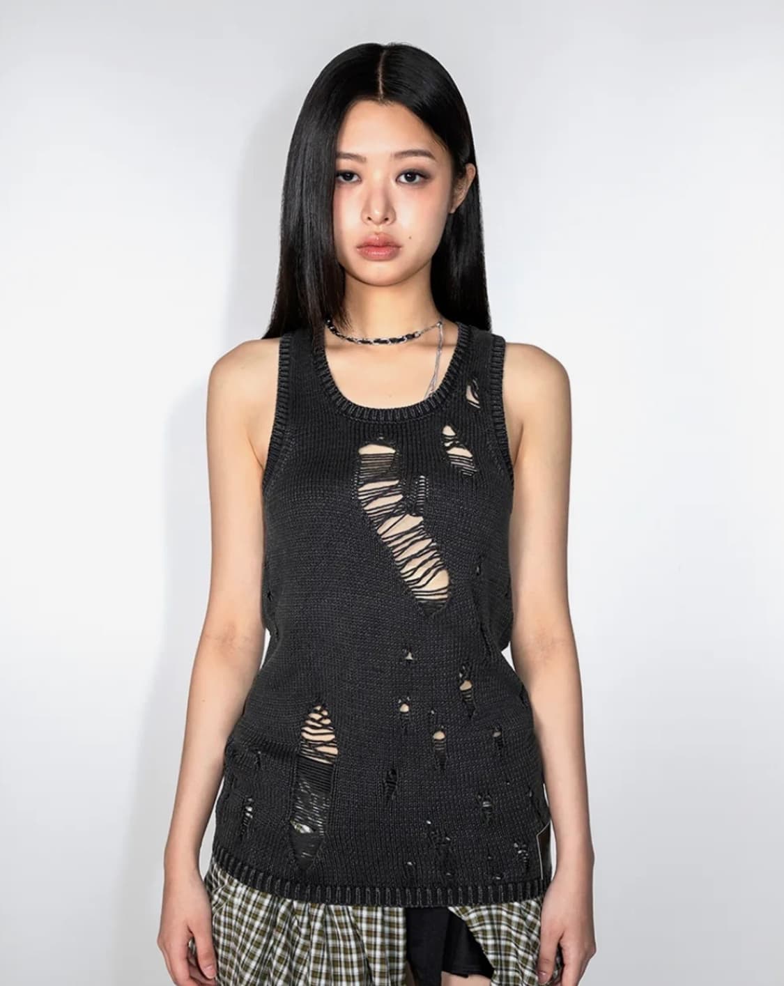 leey 데미지드 슬리브리스 탑 차콜 상품이미지1