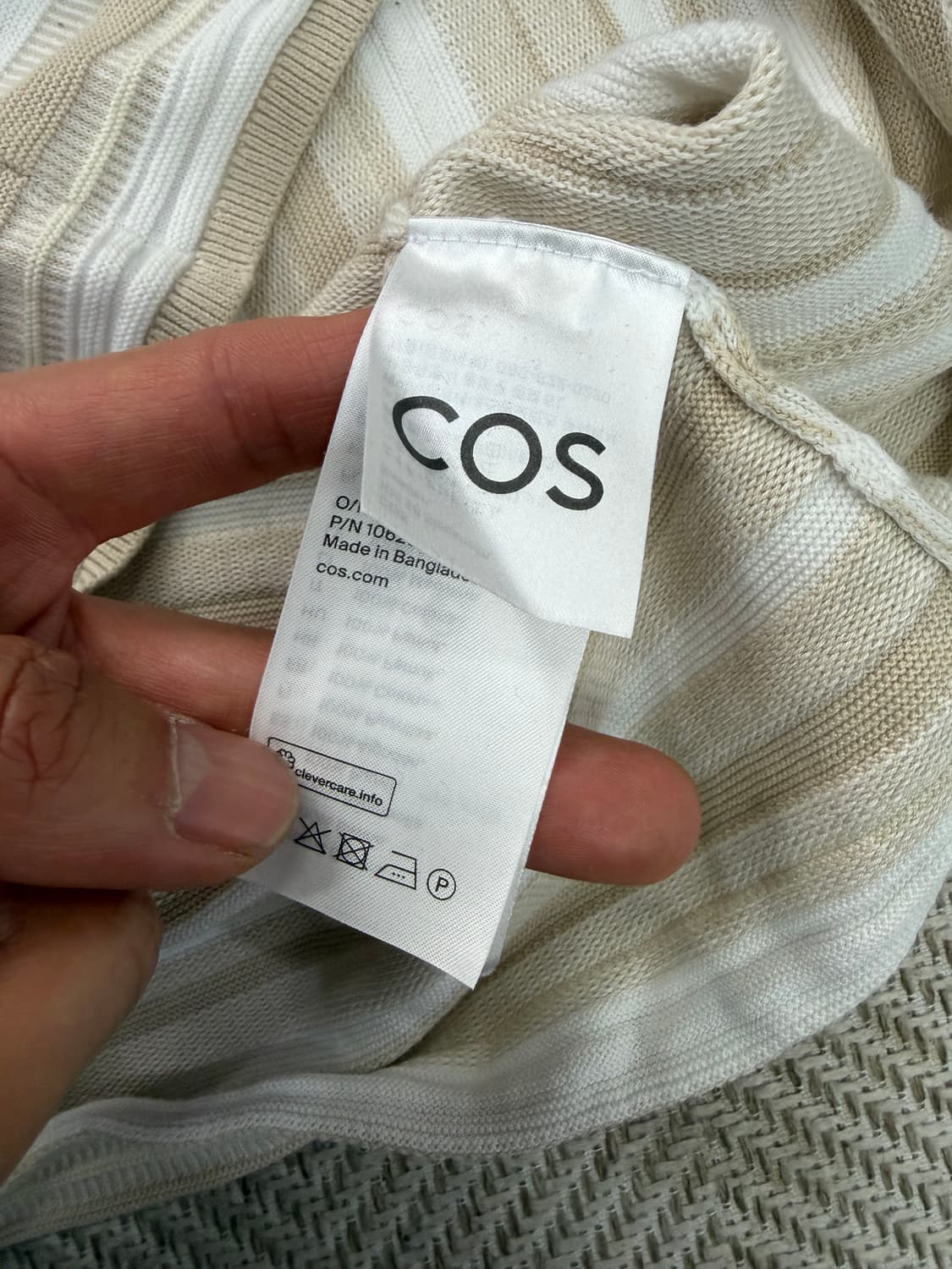 정품) COS 코스 남성 릭렉스핏 스트라이프 반팔 니트 S 상품이미지6