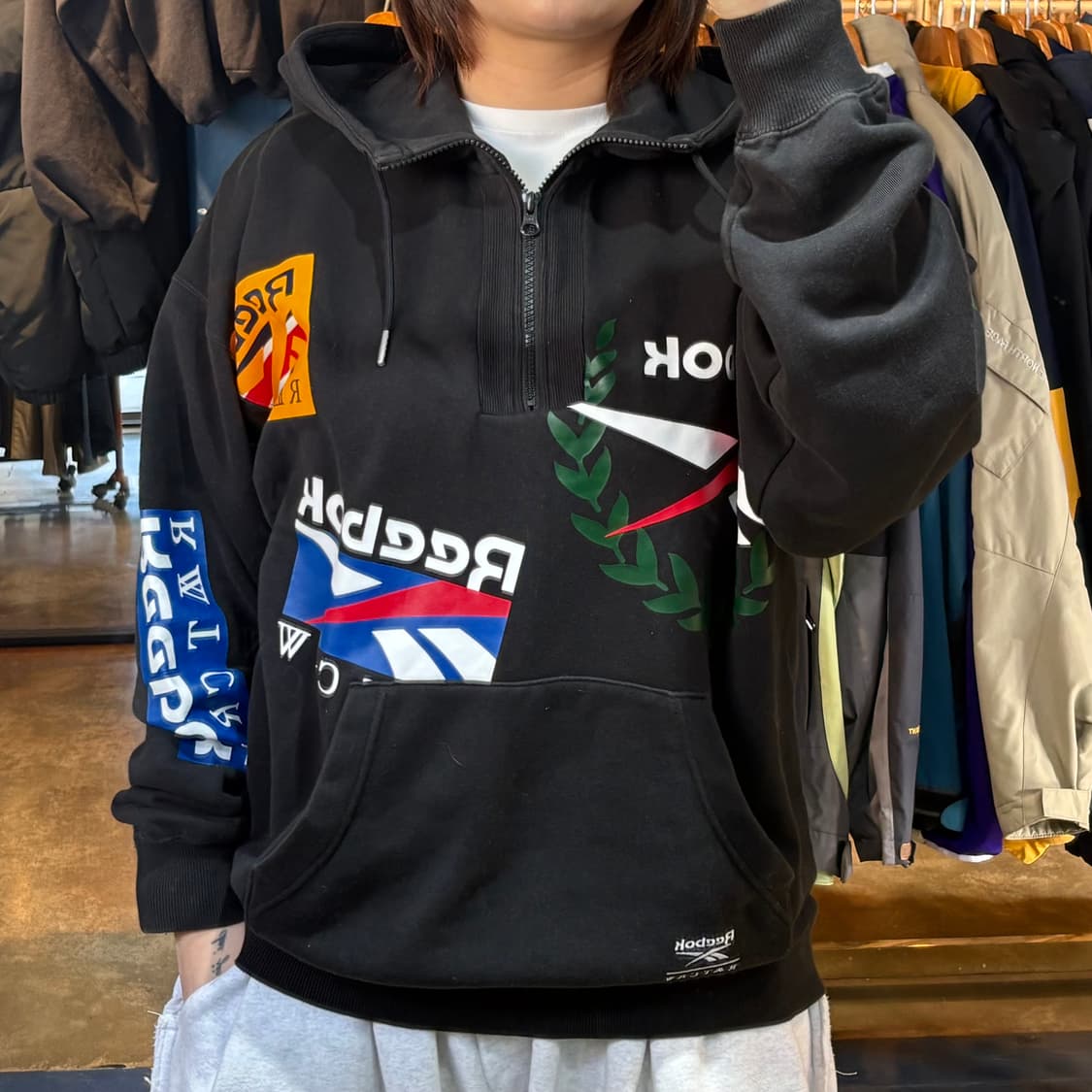 리복x로맨틱크라운 상품이미지1