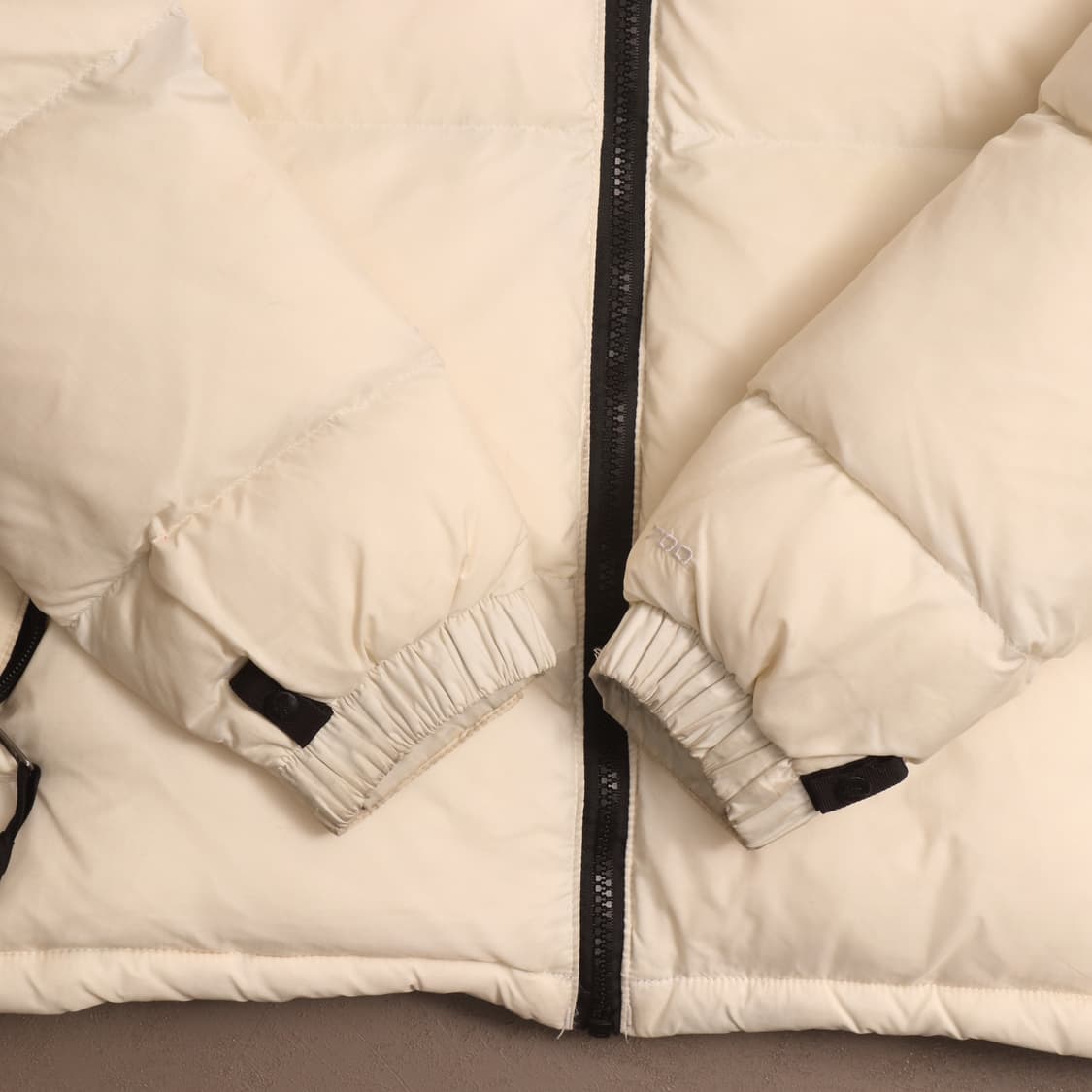 노스페이스 해외판 눕시 700 숏패딩 A1870 상품이미지5