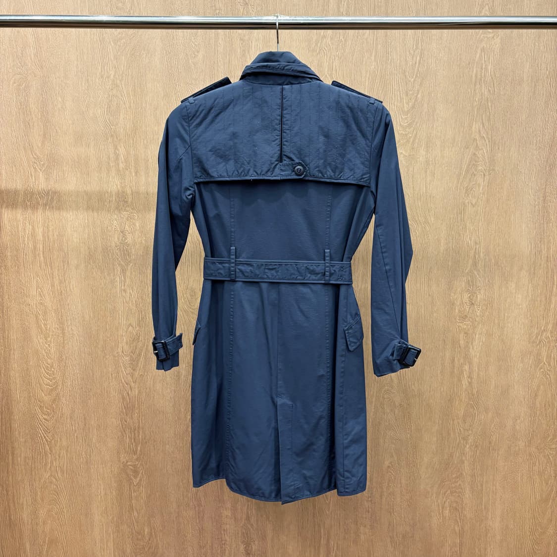 노비스 다운 롱코트 더블 브레스티드 버튼 허리 스트랩 디테일 네이비 상품이미지3