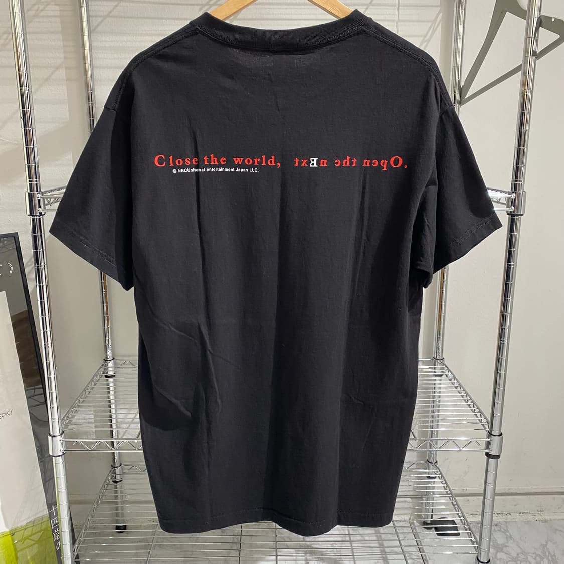 긱스룰 시리얼 익스페리먼츠 레인 오피셜 애니메이션 티셔츠 상품이미지2