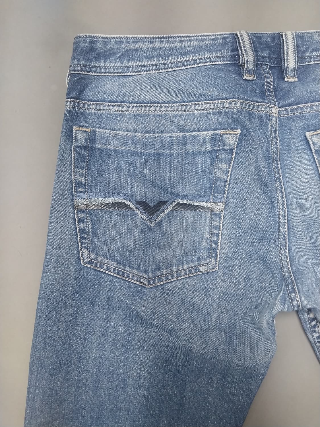 [31] 디젤 자티니 레귤러 부츠컷진 청바지 상품이미지8