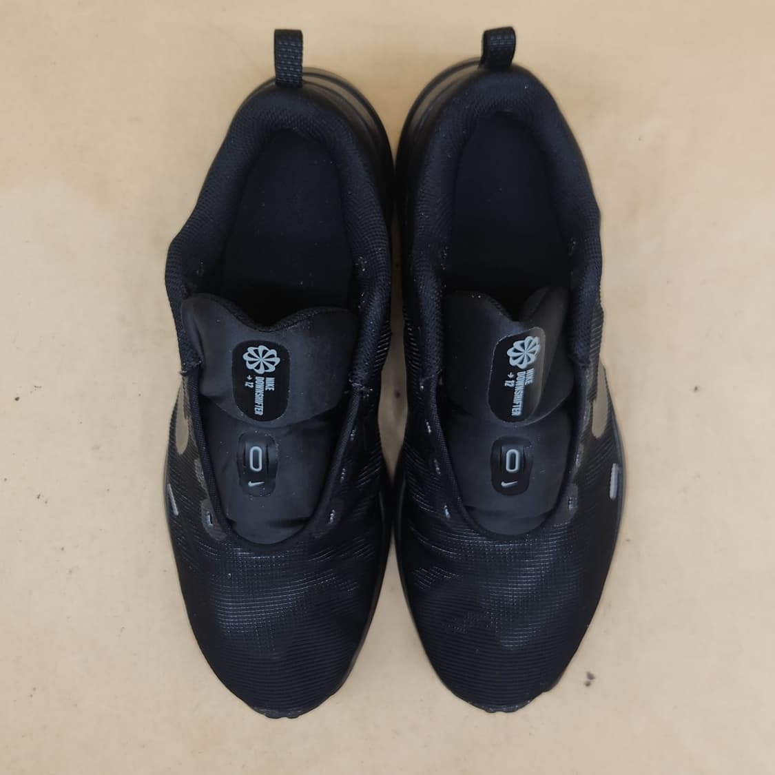 나이키 다운시프터12 올블랙250 상품이미지2