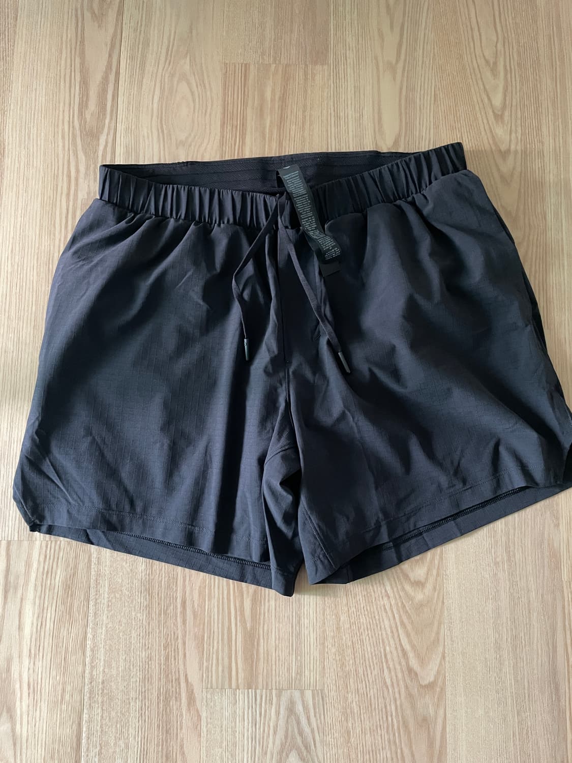 [M] 룰루레몬 런 크루 립스탑 쇼츠 6인치 라인드 블랙 상품이미지1