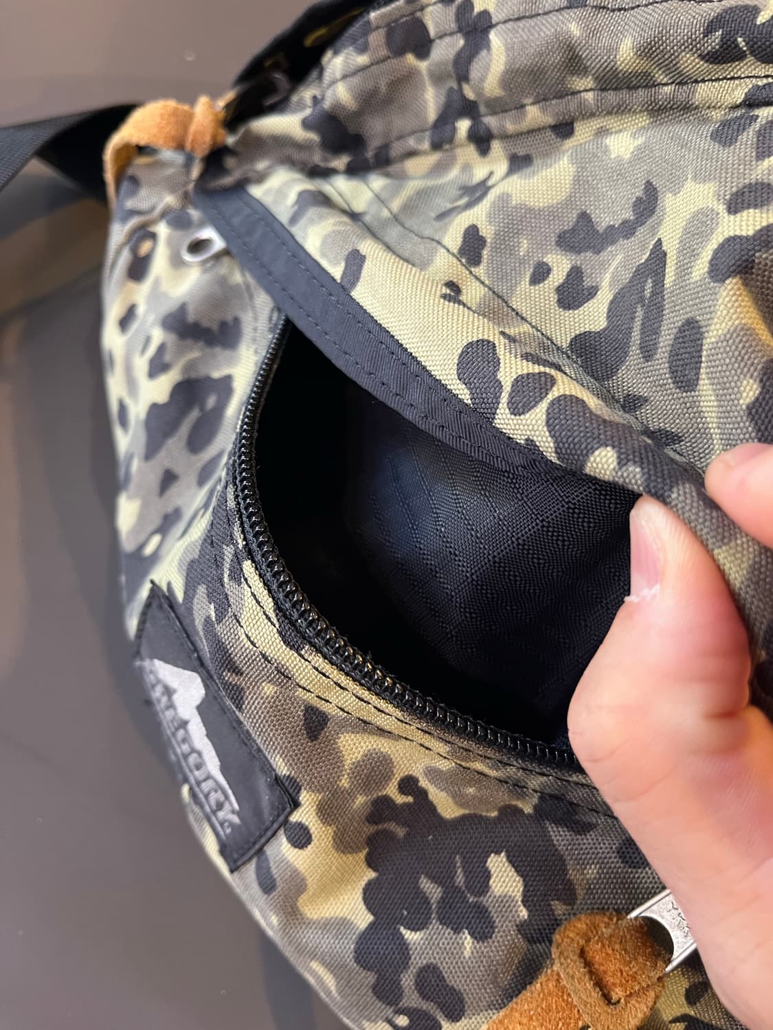 그레고리 구형 로고 웨이스트백 상품이미지3