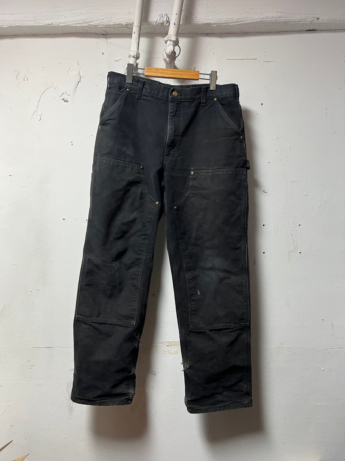 칼하트 릴렉스 핏 데님 더블니 워크 팬츠 상품이미지1