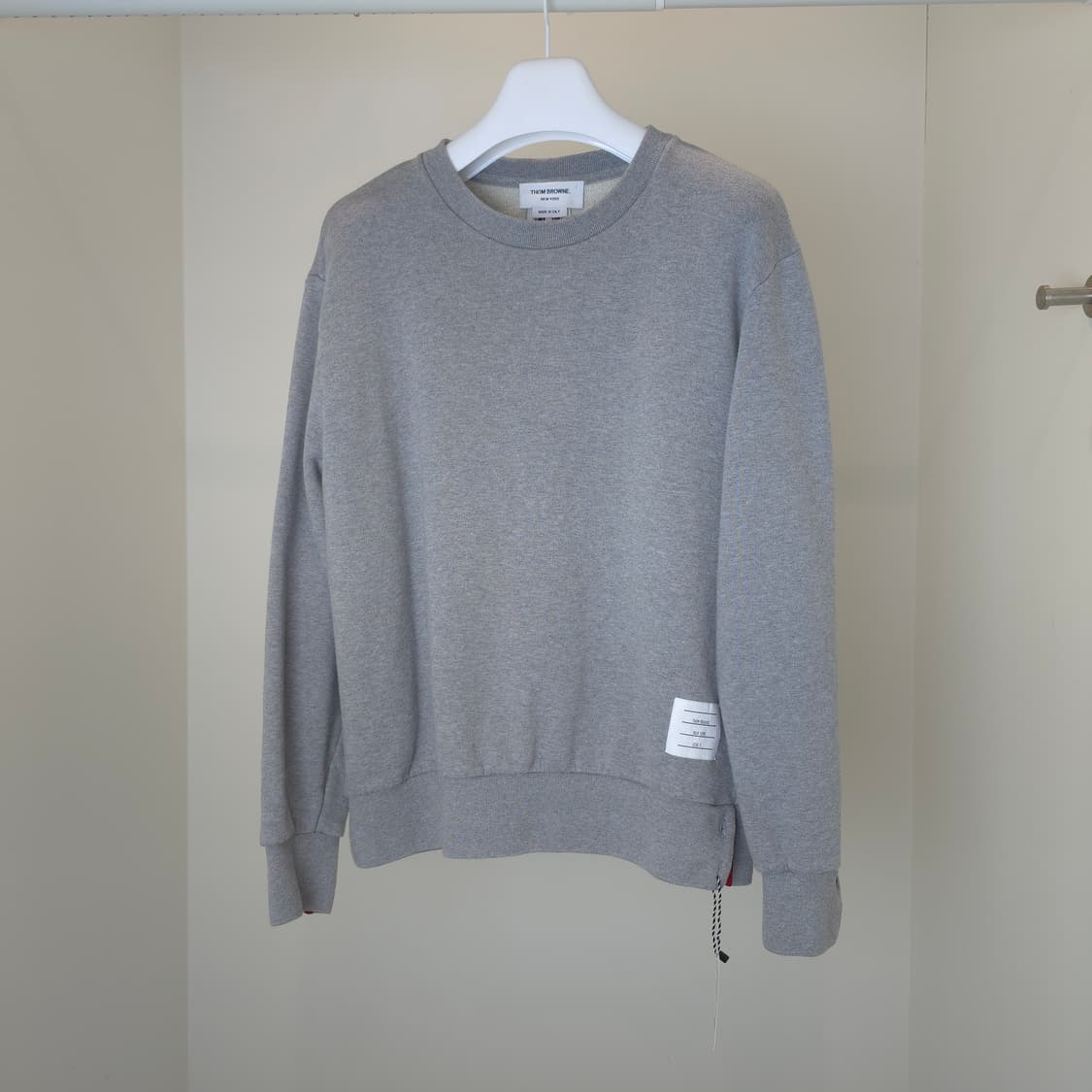 [정품] 톰브라운 백삼선 맨투맨 / MJT085A 상품이미지1