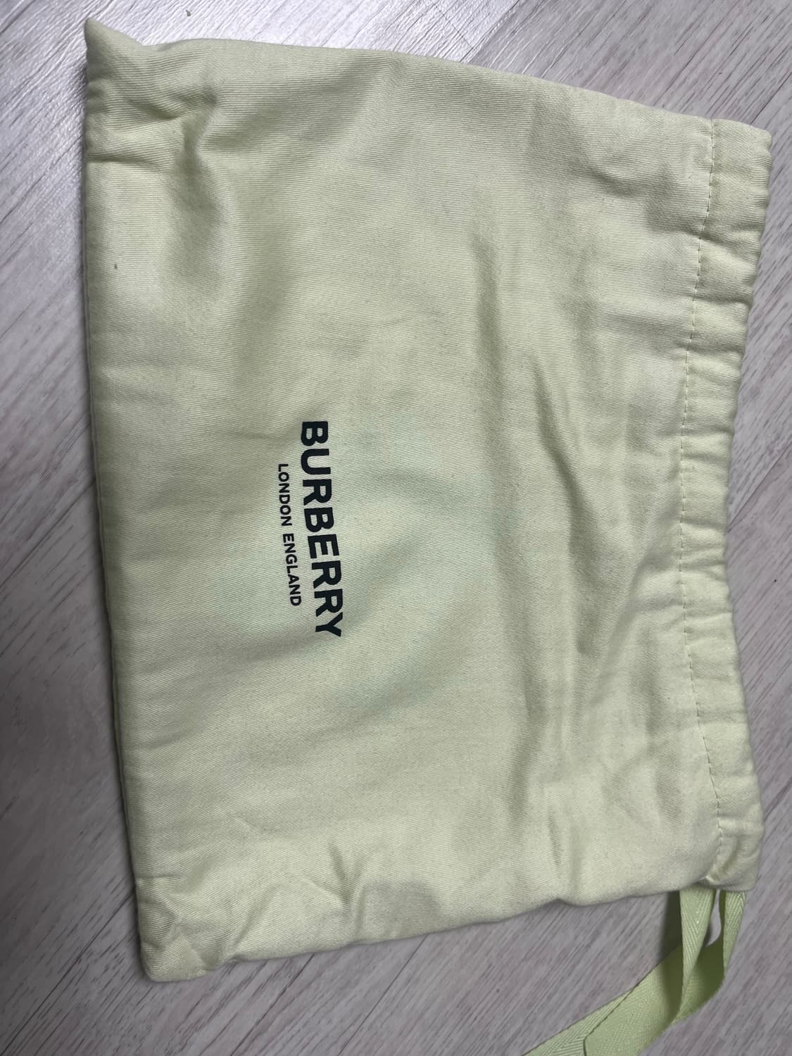 (거의새거)버버리 카메라 크로스백 상품이미지5