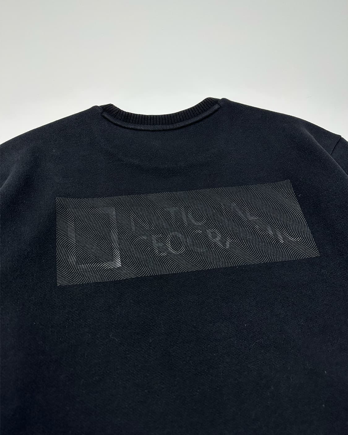 내셔널지오그래픽 맨투맨 블랙 상품이미지3