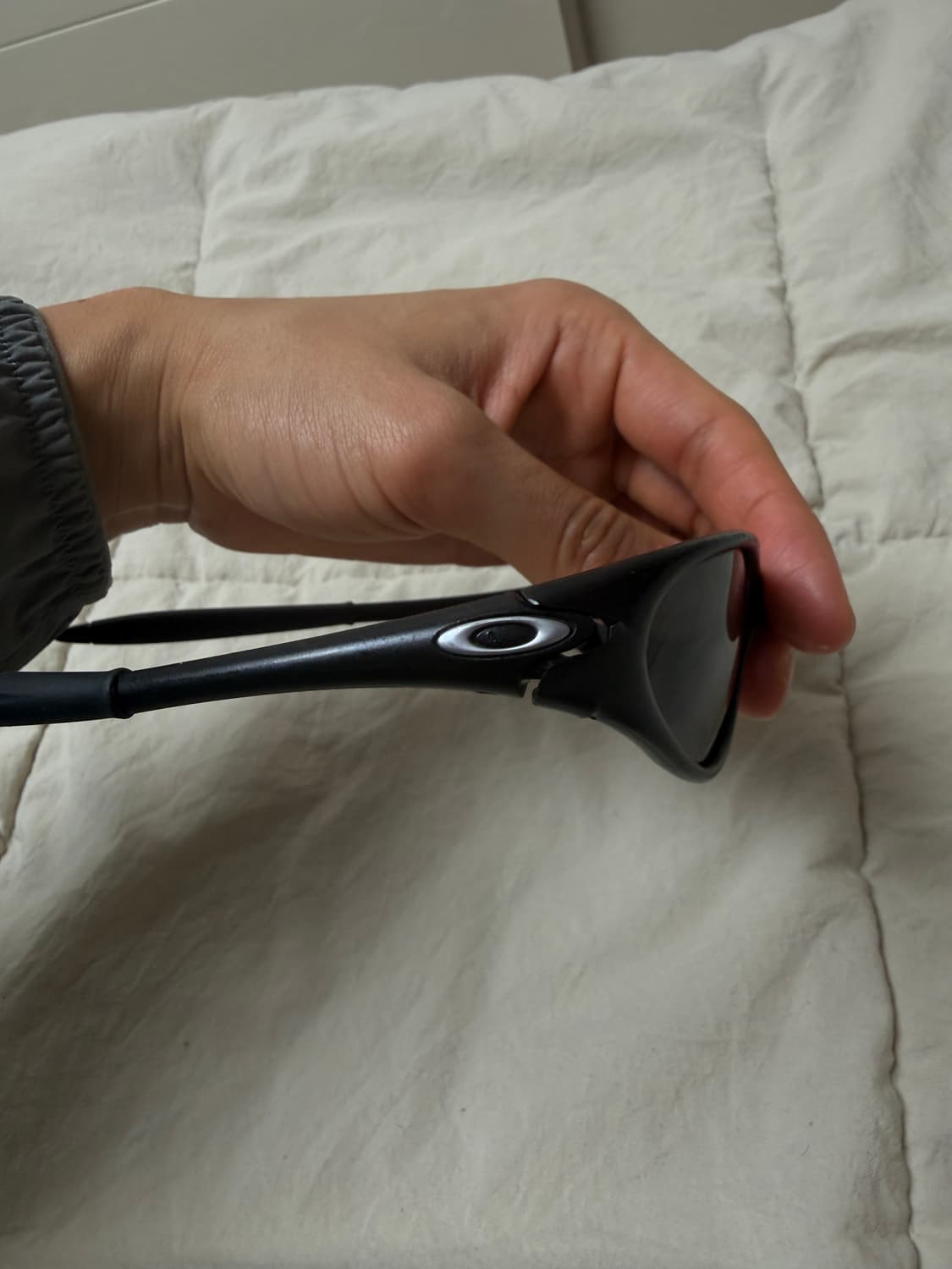 오클리 미뉴트 매트블랙 1.0 상품이미지2