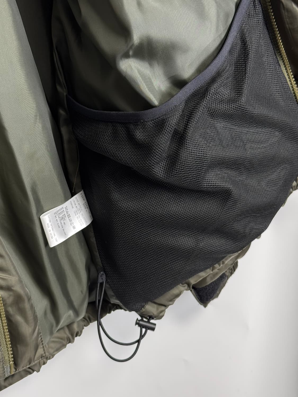 프릭스스토어 프릭스토어 빅실루엣 화이버 후드 패딩 L 상품이미지5