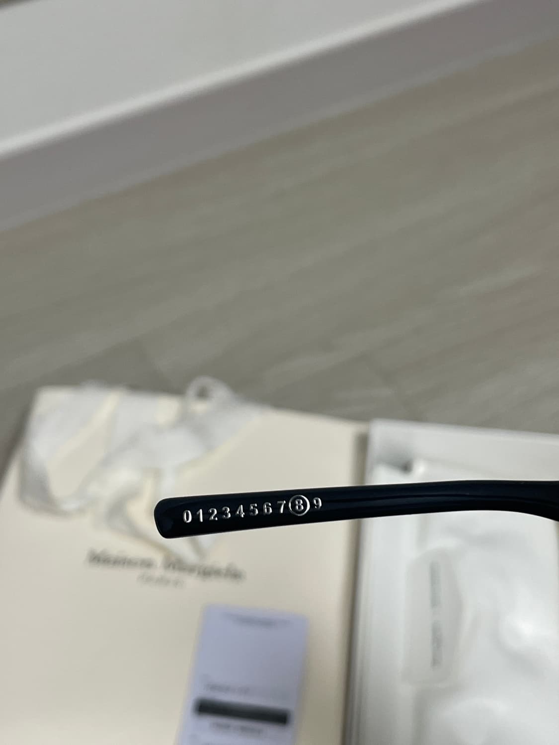 젠틀 몬스터 x 메종 마르지엘라 MM116 블랙 (풀구성) 상품이미지5