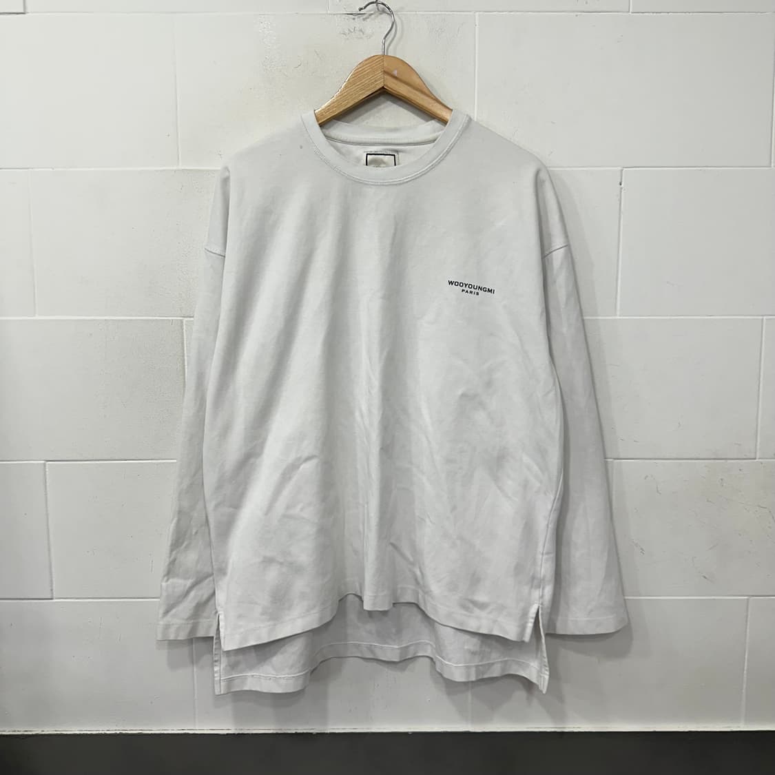 우영미 플라워 백 로고 롱슬리브 상품이미지1