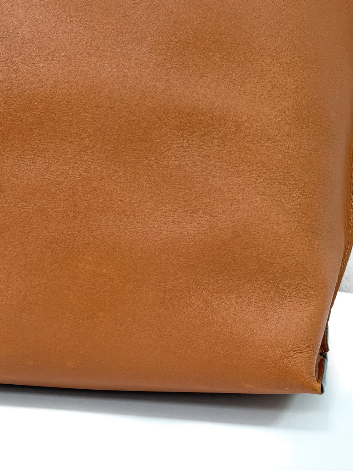 로에베 아나그램 레더 쇼퍼백 상품이미지8