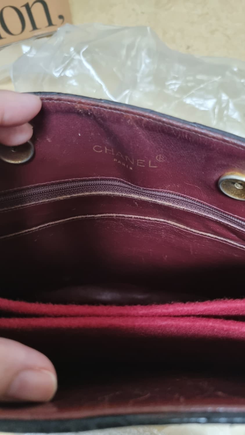 중고] 샤넬 빈티지 램스킨 금장 로고 숄더 크로스백 상품이미지6