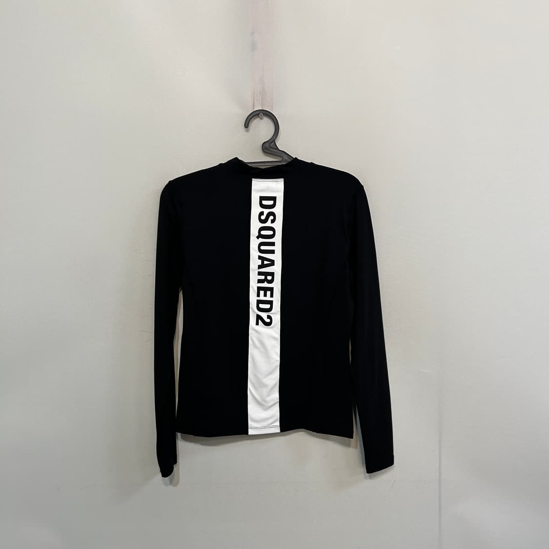 디스퀘어드2 여성백라인 에어슬림 티셔츠 L 새상품 상품이미지4