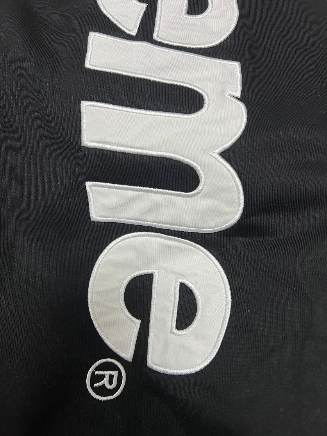 슈프림 사틴 아플리케 후드티 블랙 상품이미지6