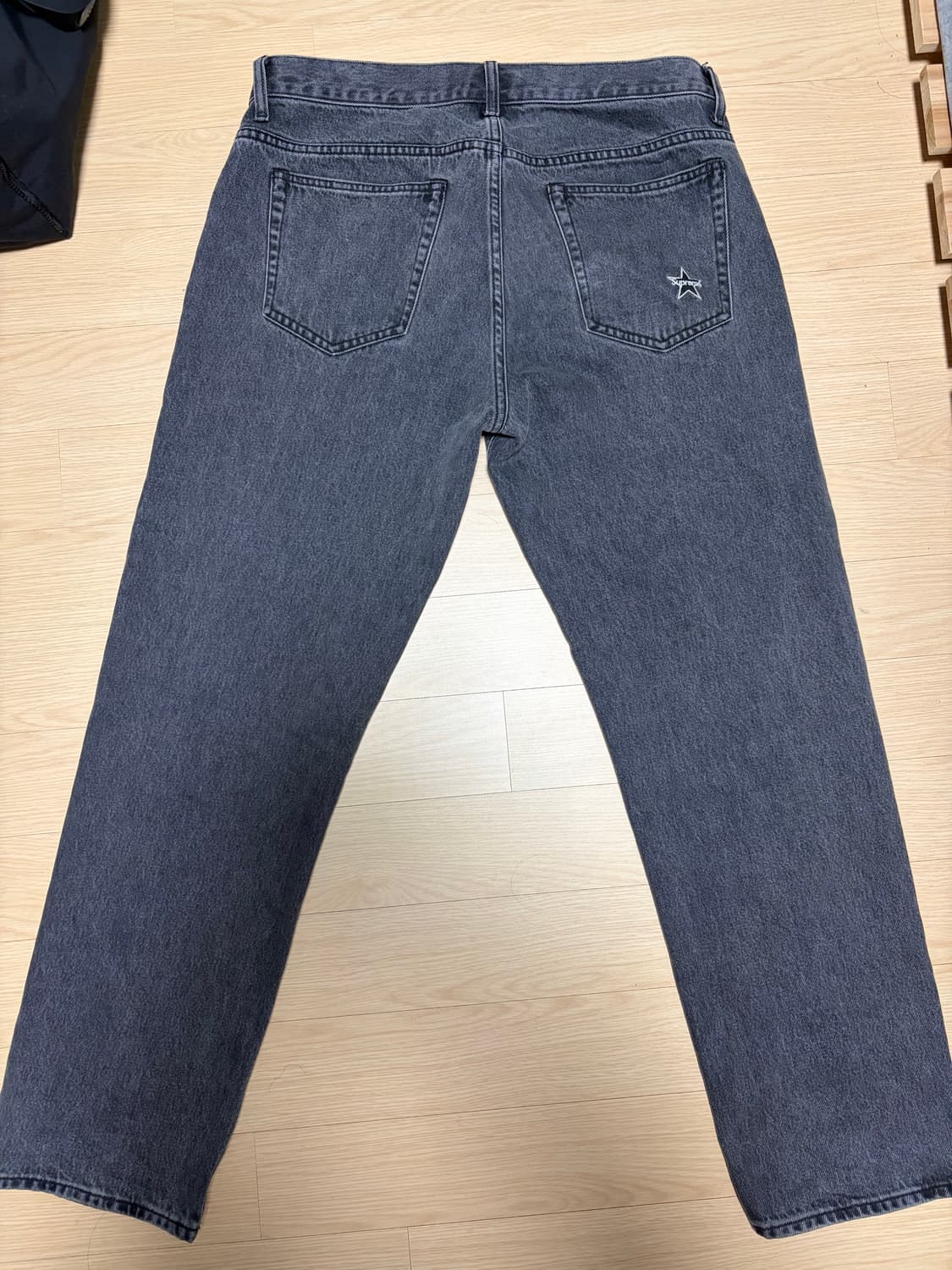 [34] 슈프림 24SS 레귤러진 블랙 상품이미지3