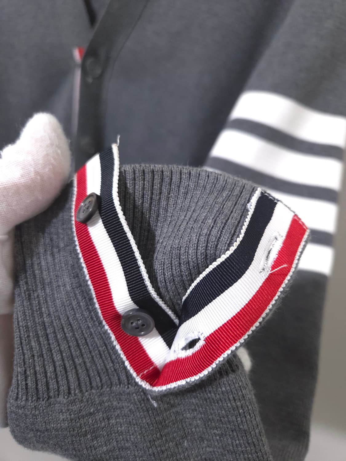 [새상품급, 2Size] 톰브라운 밀라노스티치 가디건 Gray 상품이미지7