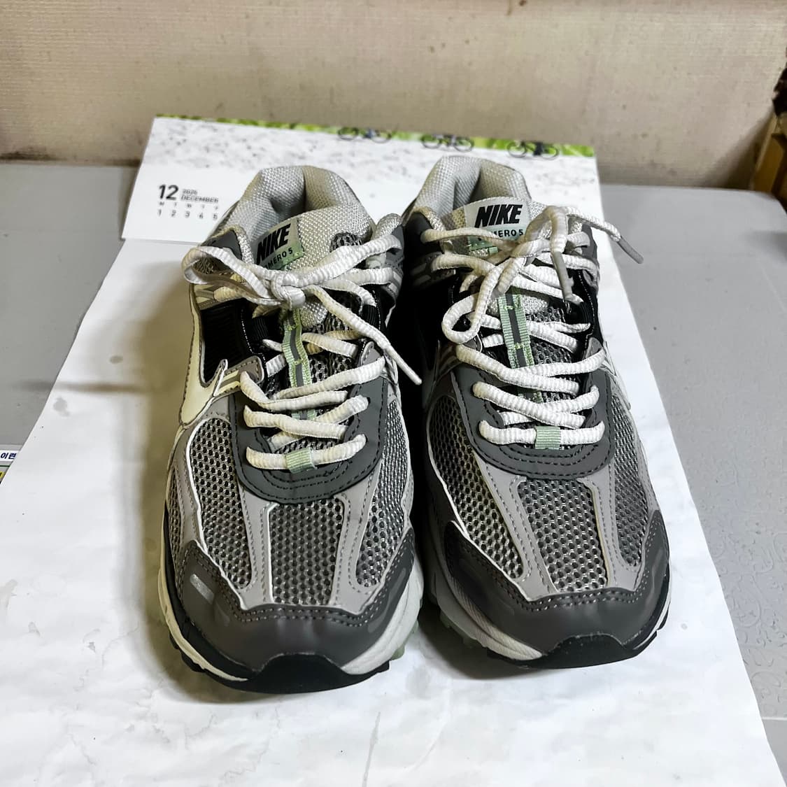 [270] 여성용 나이키 줌 보메로 5 러닝화 코블스톤 상품이미지2