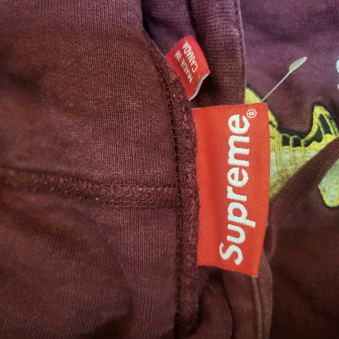 슈프림 17FW 센터피스 버건디 후드 상품이미지3