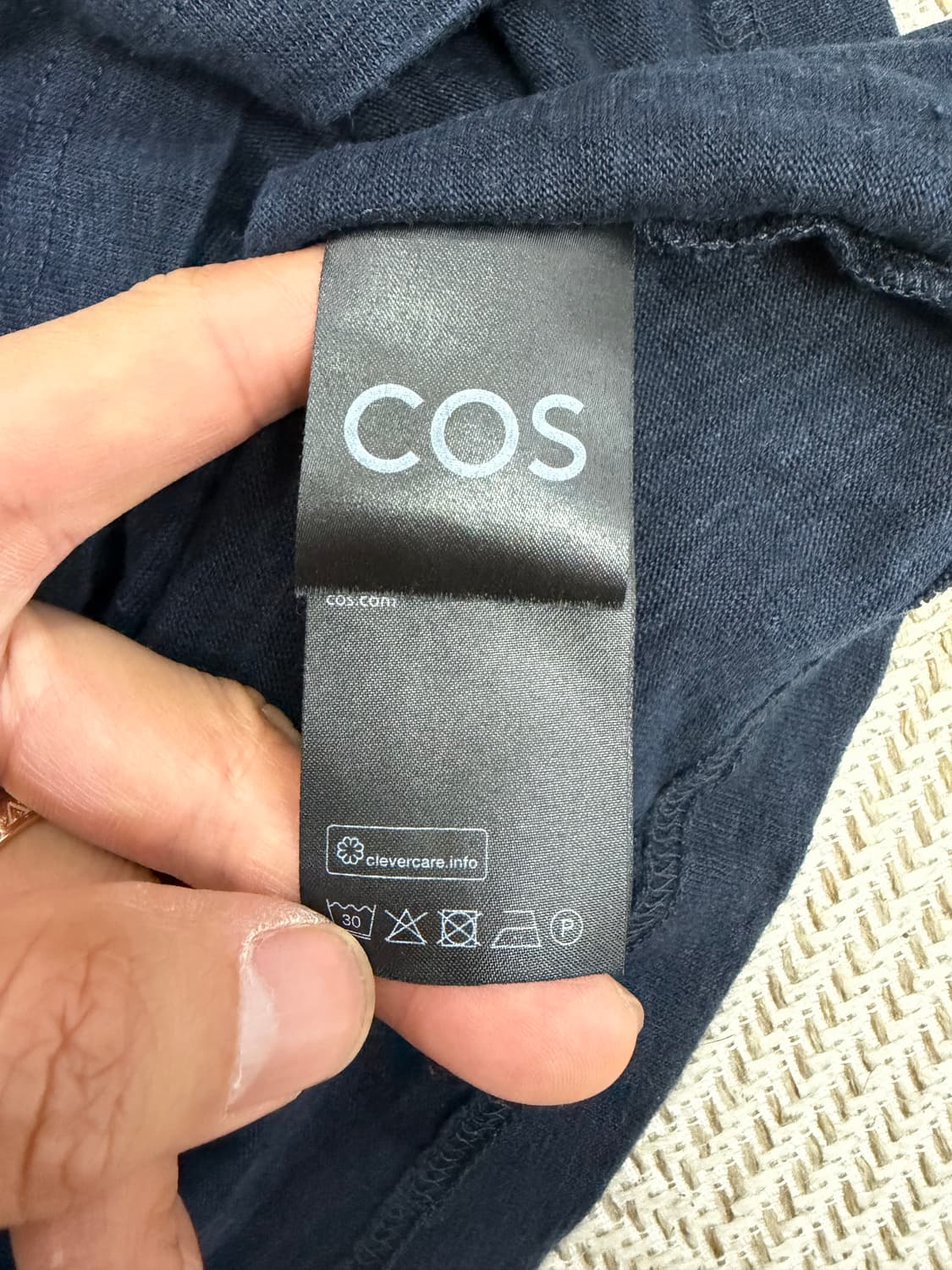 정품) COS 코스 남성 네이비 반팔 L 상품이미지6