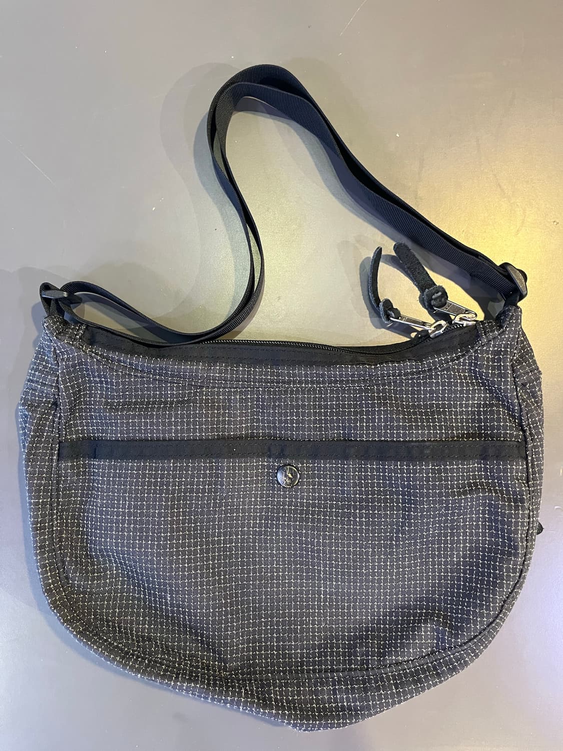 그레고리 구형 로고 사첼백 상품이미지2