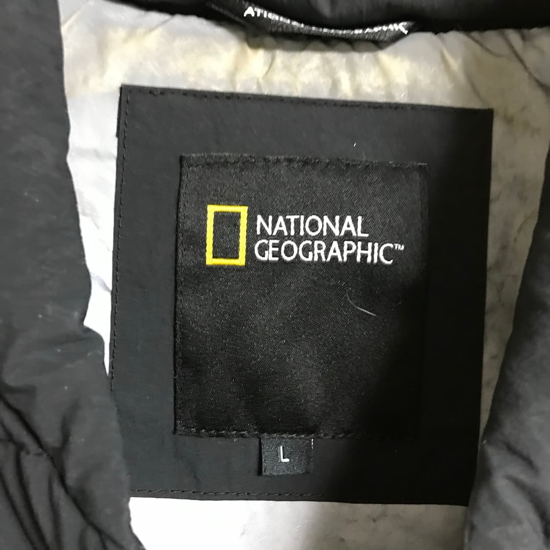 내셔널지오그래픽 검정 패딩점퍼 상품이미지3