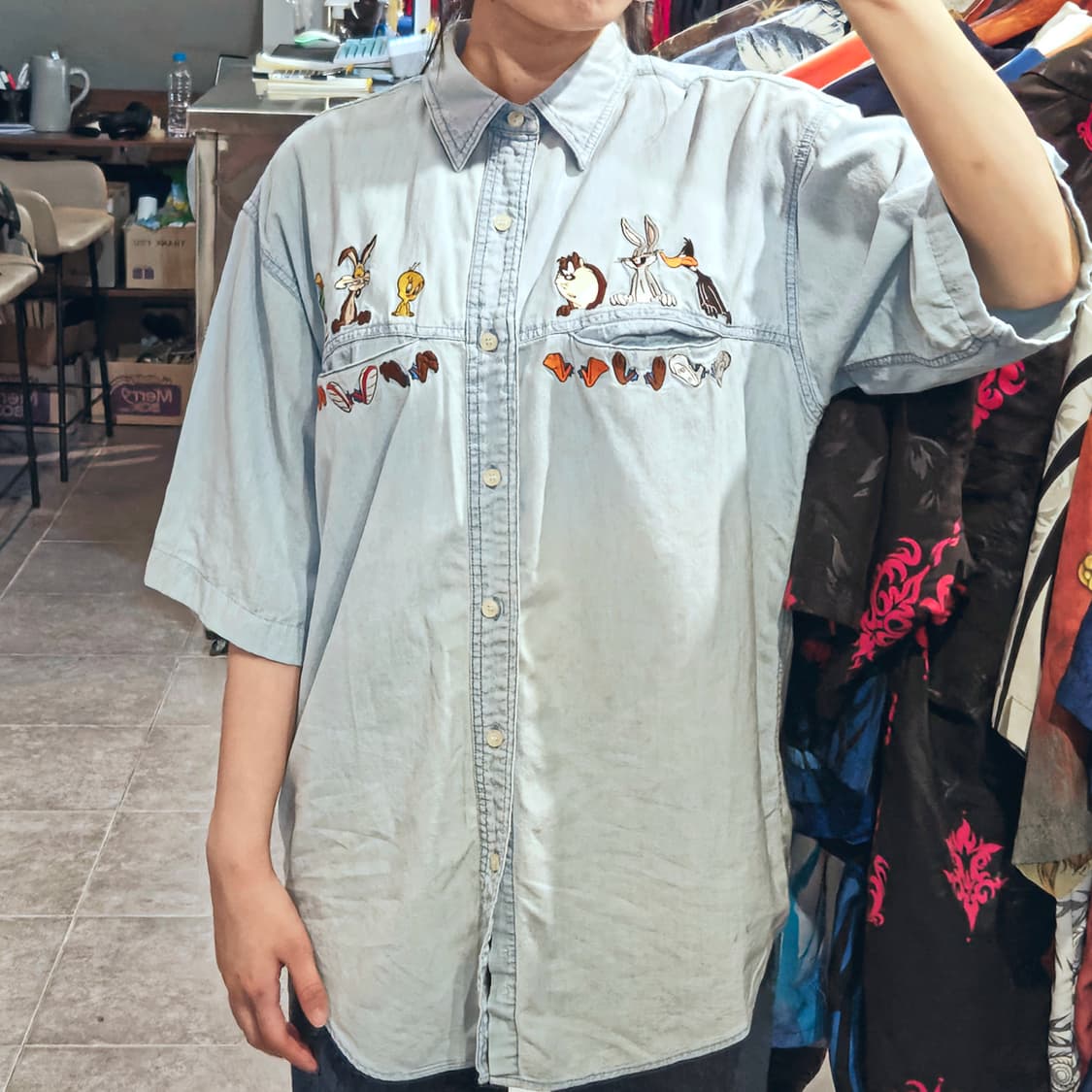 [NO.9] 워너브로스 루니툰 라이트 데님 반팔 셔츠 상품이미지3