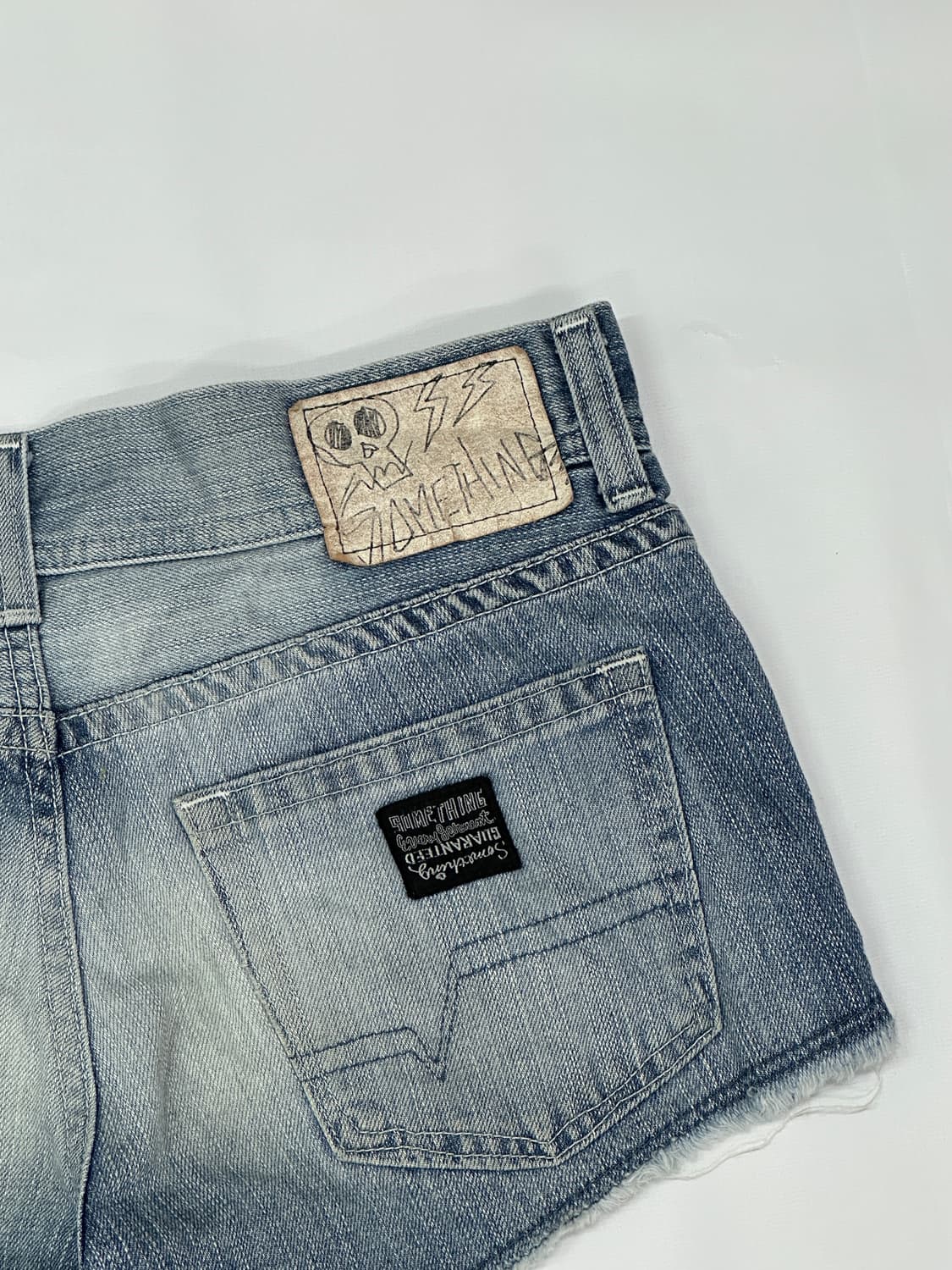 something x EDWIN  숏데님 팬츠 데코라 괴짜 y2k 워싱 상품이미지7