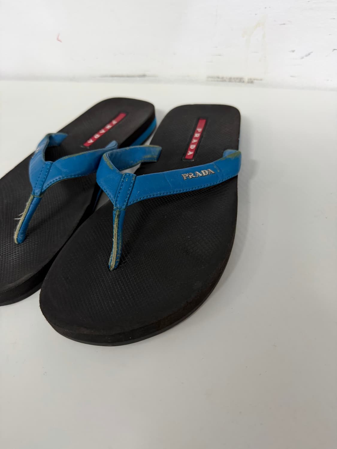 정품) 프라다 남성 블루 쪼리 슬리퍼 7(260) 상품이미지2
