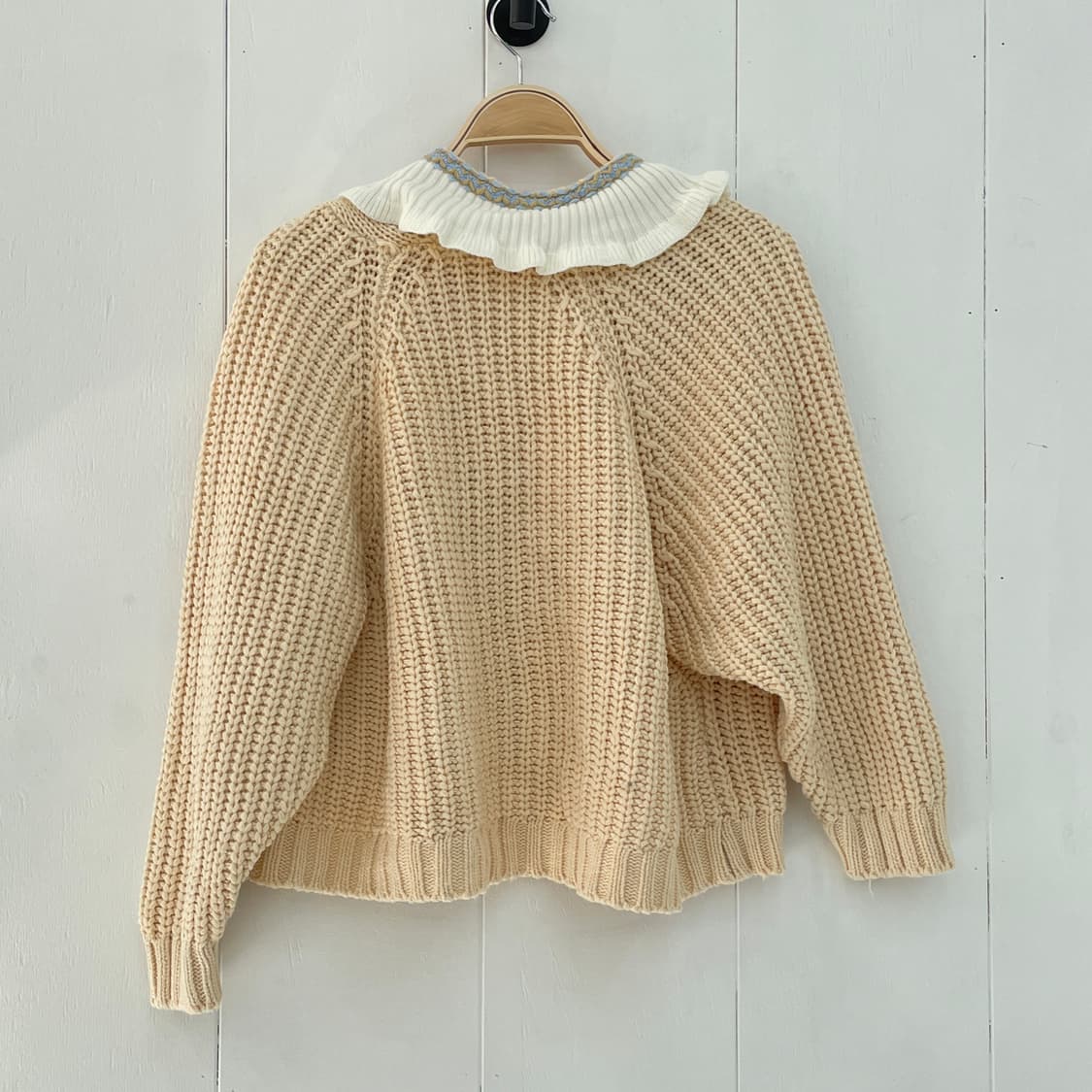 Awesome(어썸) 배색 프릴 칼라 케이블 니트 가디건 상품이미지7