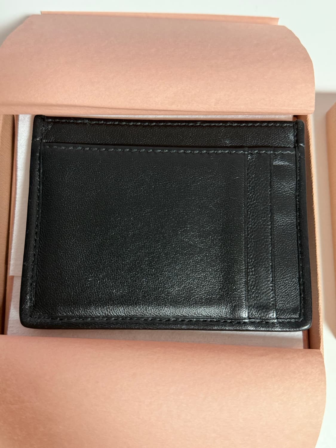 미우미우 마테라쎄 나파 가죽홀더 카드지갑 블랙 판매  상품이미지3